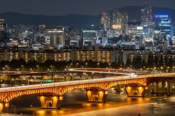 최근 부동산 시장에 대한 전망이 엇갈리고 있다. [사진=픽사베이]